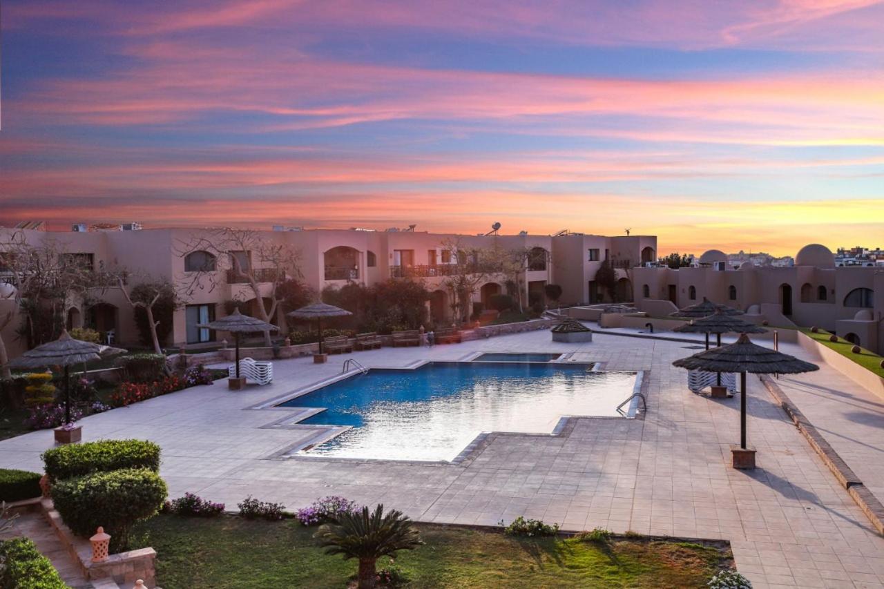 Sky View Honeymoon * Hurghada